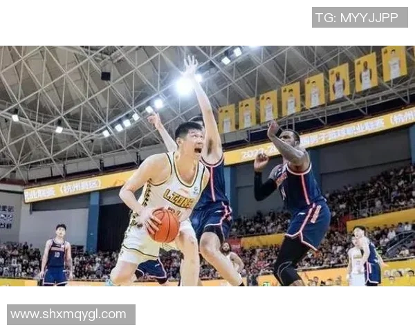 南京篮球队精英赛精彩配合分析展现团队默契与战术执行力