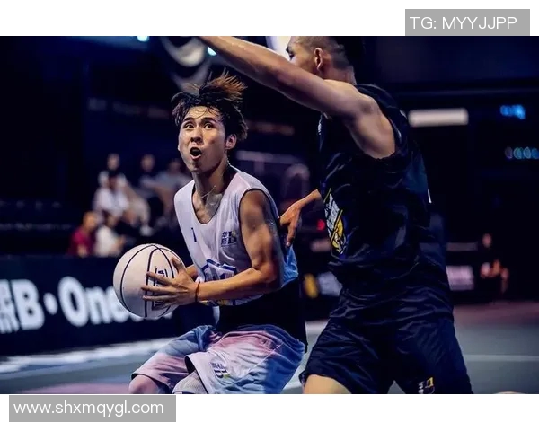 杭州篮球队在城市联赛中以51分稳居积分榜首位展现强劲实力